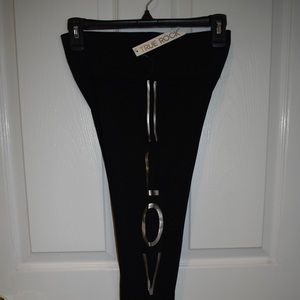 One size fits all.  Black with LOVE down one side in silver.